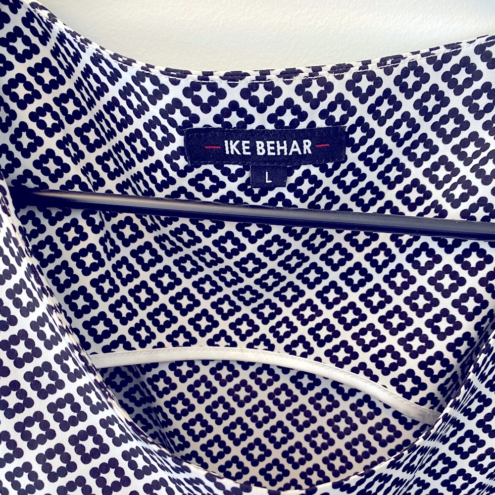 Sleeveless Black and White Dress - Picture 5 of 5